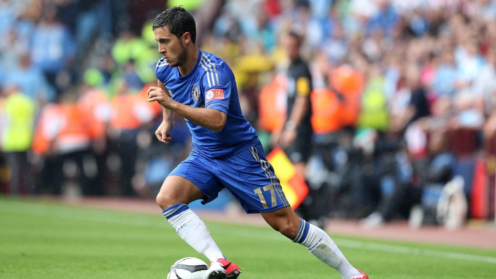 多特蒙德客场1-1战平奥格斯堡，遭遇平局，多特蒙德对奥格斯堡比分预测