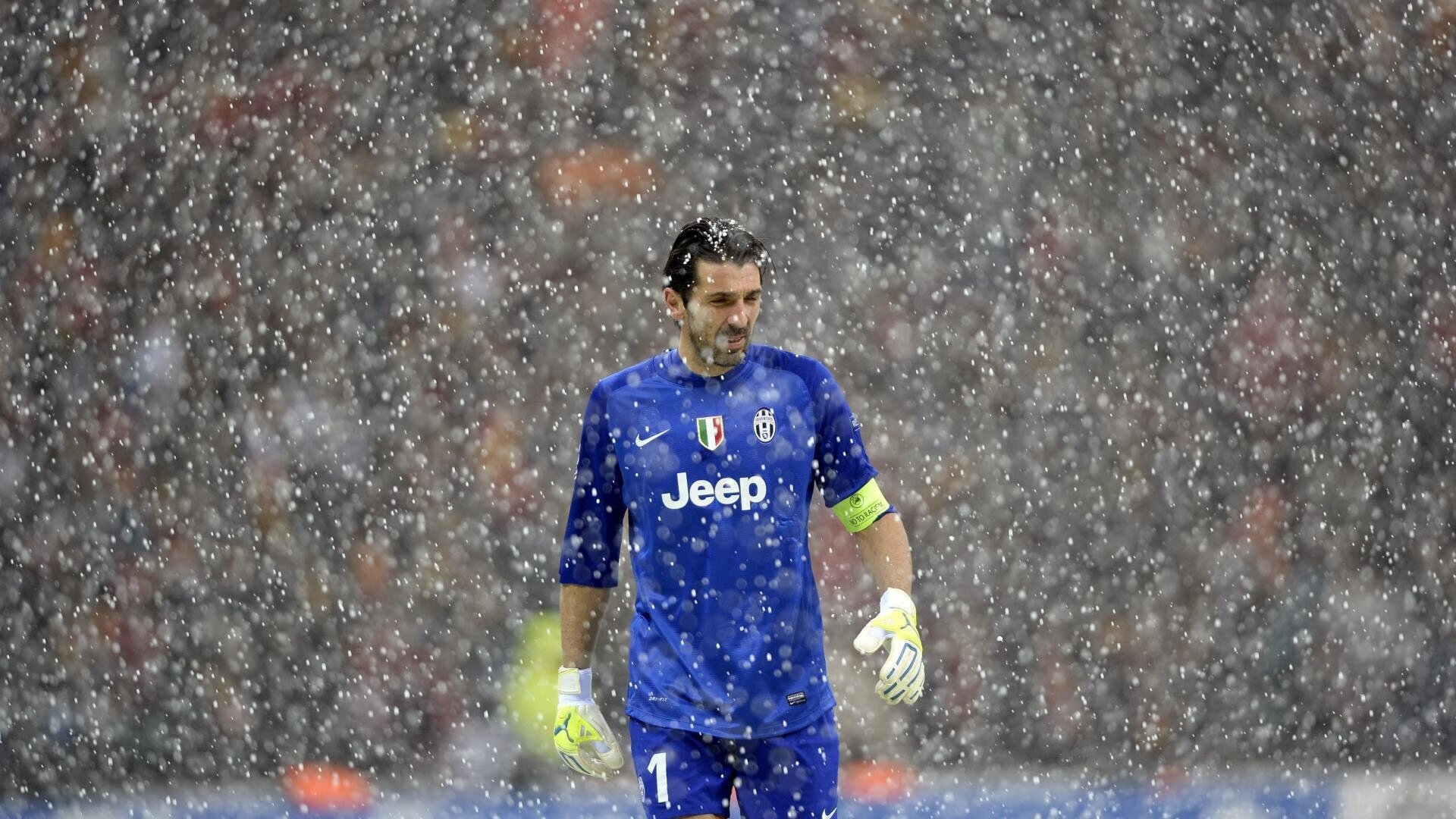 意大利举重选手在男子比赛中获得金牌，意大利举重选手在男子比赛中获得金牌的是谁