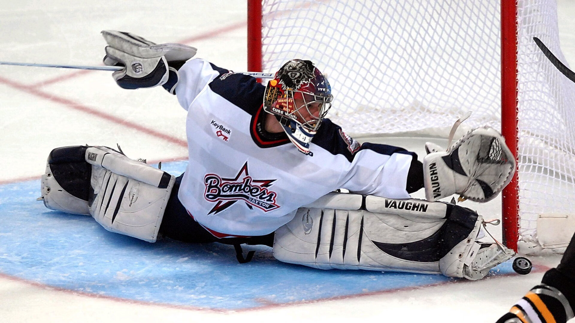 曼联青训新星披挂拜仁慕尼黑战装备红发魔兽，曼联1-1拜仁